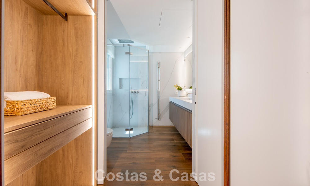 Ruim, luxe appartement te koop in een begeerd complex op de Golden Mile, Marbella 801368