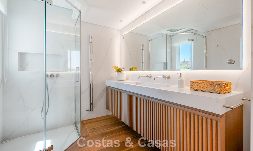 Ruim, luxe appartement te koop in een begeerd complex op de Golden Mile, Marbella 801369