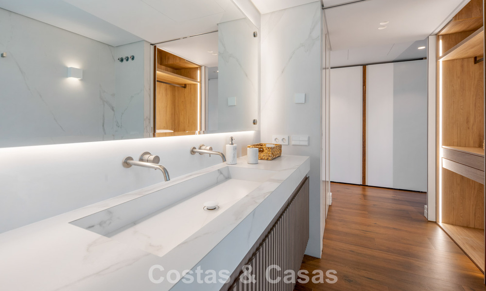 Ruim, luxe appartement te koop in een begeerd complex op de Golden Mile, Marbella 801370