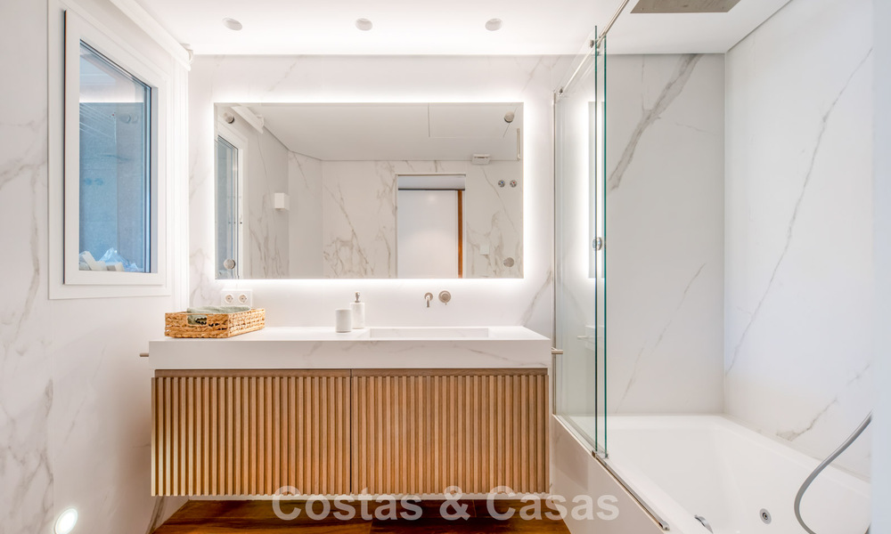 Ruim, luxe appartement te koop in een begeerd complex op de Golden Mile, Marbella 801375