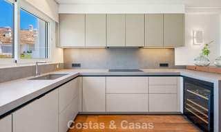 Ruim, luxe appartement te koop in een begeerd complex op de Golden Mile, Marbella 801385 