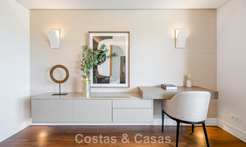 Ruim, luxe appartement te koop in een begeerd complex op de Golden Mile, Marbella 801411
