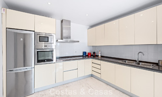 Ruim appartement met supergrote privétuin en prachtige vergezichten te koop ten oosten van Marbella 801450 