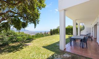 Ruim appartement met supergrote privétuin en prachtige vergezichten te koop ten oosten van Marbella 801451 