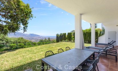 Ruim appartement met supergrote privétuin en prachtige vergezichten te koop in Marbella Oost 801453