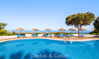 Royaal, modern penthouse met weidse vergezichten te koop ten oosten van Marbella 801493 