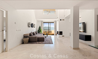Royaal, modern penthouse met weidse vergezichten te koop ten oosten van Marbella 801507 