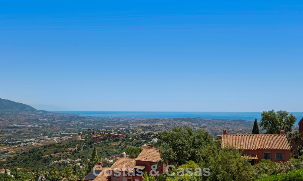 Royaal, modern penthouse met weidse vergezichten te koop ten oosten van Marbella 801529