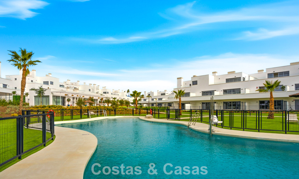 Gloednieuw luxe appartement te koop op loopafstand van het strand op de New Golden Mile tussen Marbella en Estepona 801539