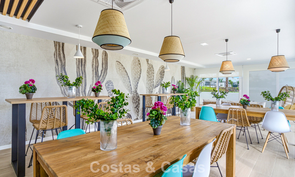 Gloednieuw luxe appartement te koop op loopafstand van het strand op de New Golden Mile tussen Marbella en Estepona 801541