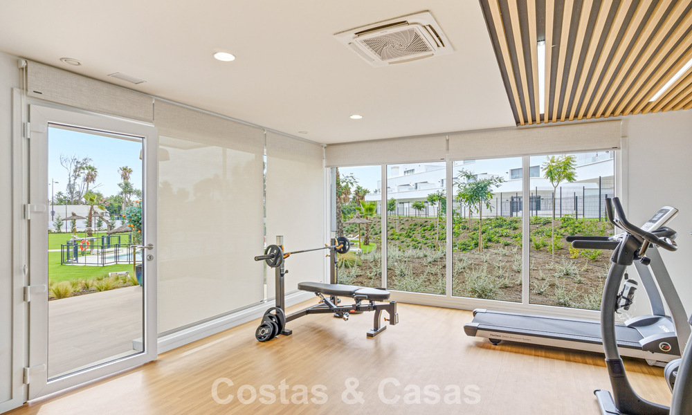 Gloednieuw luxe appartement te koop op loopafstand van het strand op de New Golden Mile tussen Marbella en Estepona 801543