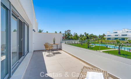 Gloednieuw luxe appartement te koop op loopafstand van het strand op de New Golden Mile tussen Marbella en Estepona 801545