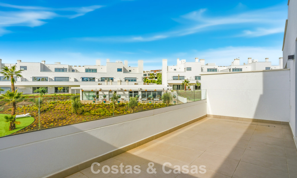 Gloednieuw luxe appartement te koop op loopafstand van het strand op de New Golden Mile tussen Marbella en Estepona 801560