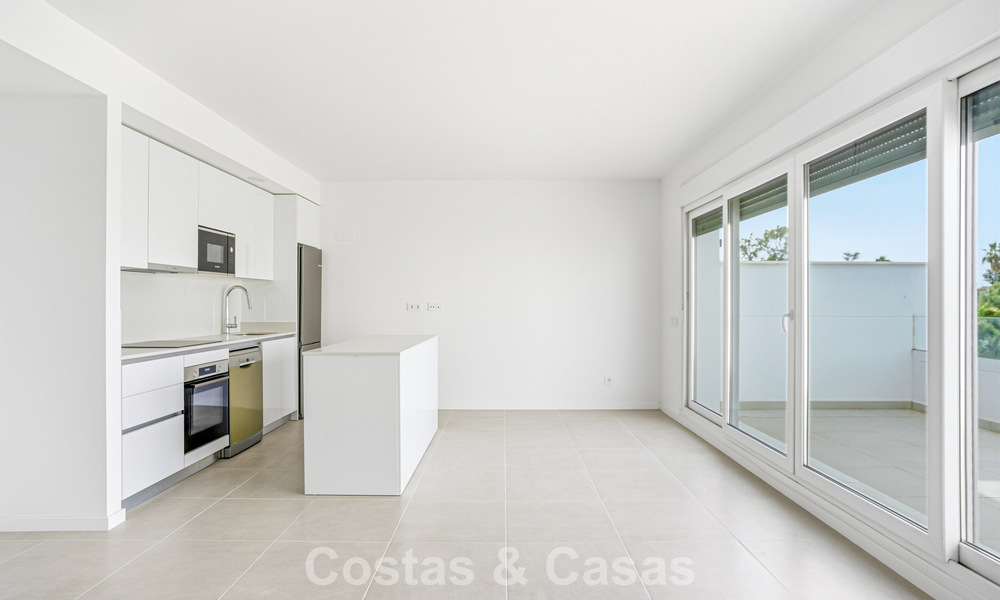 Gloednieuw luxe appartement te koop op loopafstand van het strand op de New Golden Mile tussen Marbella en Estepona 801561