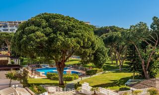 Gerenoveerd luxe appartement met zeezicht te koop in Playas del Duque in Puerto Banus, Marbella 801660 