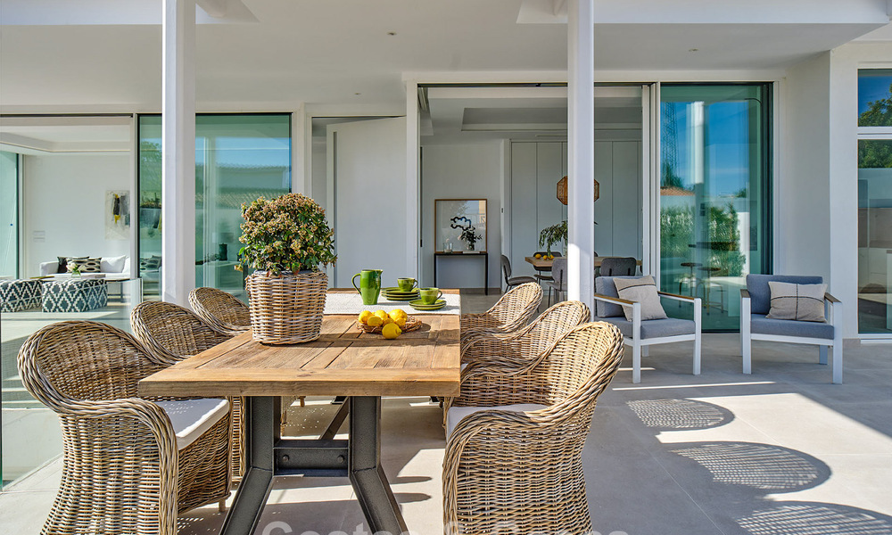 8 gesofisticeerde luxevilla’s met zeezicht te koop nabij Marbella centrum 801652