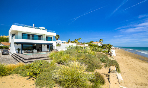 Villa's te koop in Costabella, een beachside urbanisatie aan de mooiste stranden van Marbella 801574
