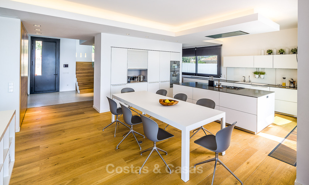 Villa's te koop in Costabella, een beachside urbanisatie aan de mooiste stranden van Marbella 801587