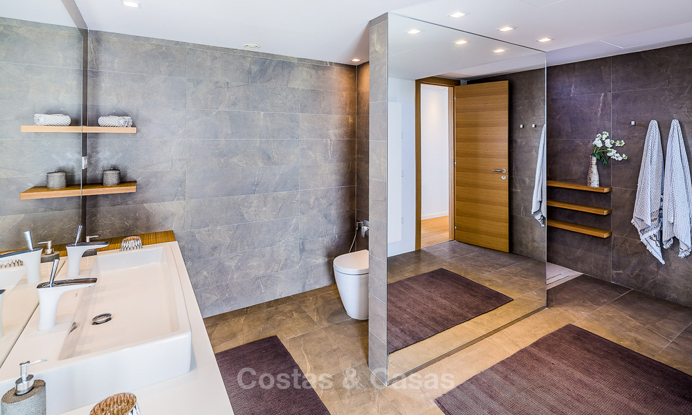 Villa's te koop in Costabella, een beachside urbanisatie aan de mooiste stranden van Marbella 801593