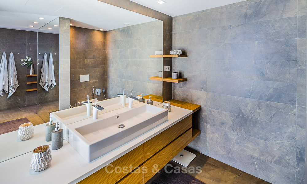 Villa's te koop in Costabella, een beachside urbanisatie aan de mooiste stranden van Marbella 801598