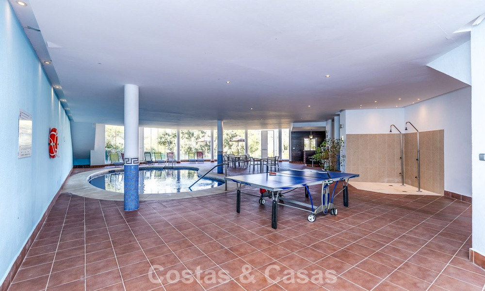 Ruim 4-slaapkamer appartement met panoramisch uitzicht te koop in de heuvels van Marbella - Benahavis 801711