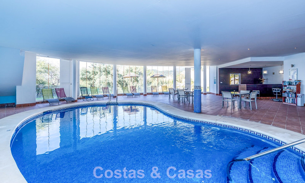 Ruim 4-slaapkamer appartement met panoramisch uitzicht te koop in de heuvels van Marbella - Benahavis 801712