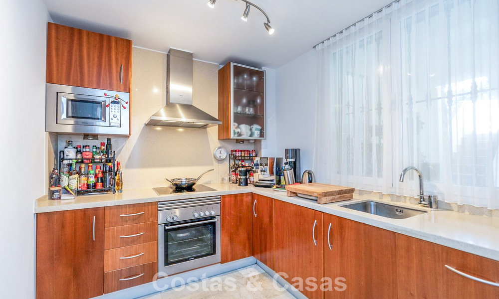 Ruim 4-slaapkamer appartement met panoramisch uitzicht te koop in de heuvels van Marbella - Benahavis 801718
