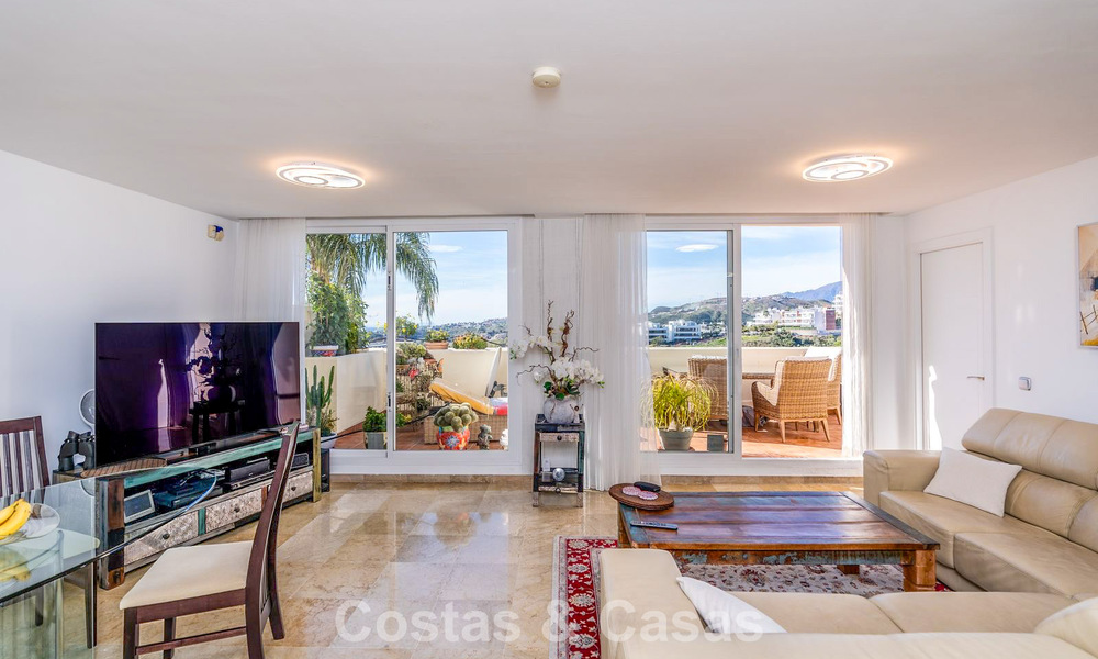 Ruim 4-slaapkamer appartement met panoramisch uitzicht te koop in de heuvels van Marbella - Benahavis 801727