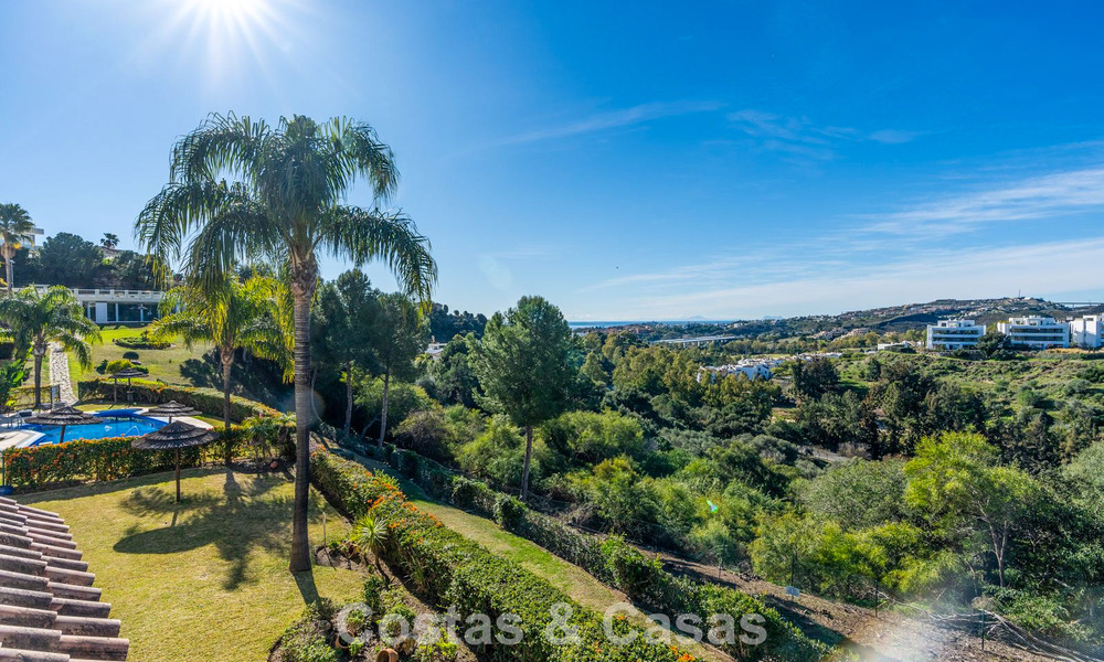 Ruim 4-slaapkamer appartement met panoramisch uitzicht te koop in de heuvels van Marbella - Benahavis 801734