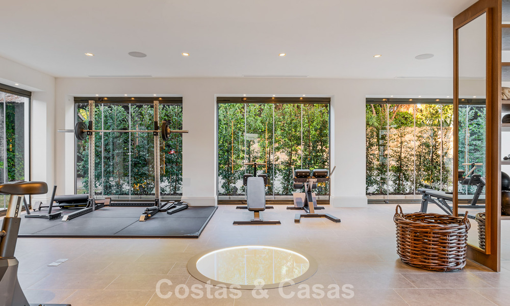 Elegante villa met Franse Provençaalse invloeden te koop in het begeerde Nueva Andalucia, Marbella 801742
