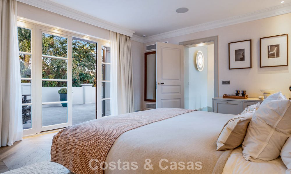 Elegante villa met Franse Provençaalse invloeden te koop in het begeerde Nueva Andalucia, Marbella 801743