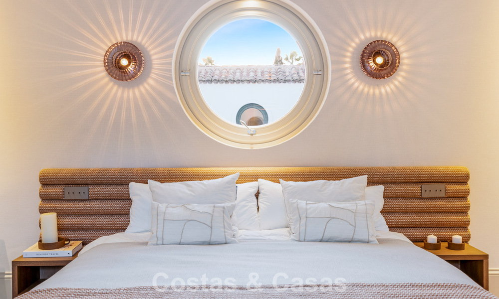 Elegante villa met Franse Provençaalse invloeden te koop in het begeerde Nueva Andalucia, Marbella 801745