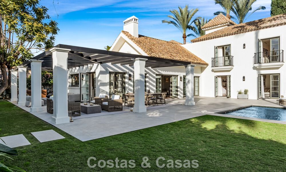 Elegante villa met Franse Provençaalse invloeden te koop in het begeerde Nueva Andalucia, Marbella 801754