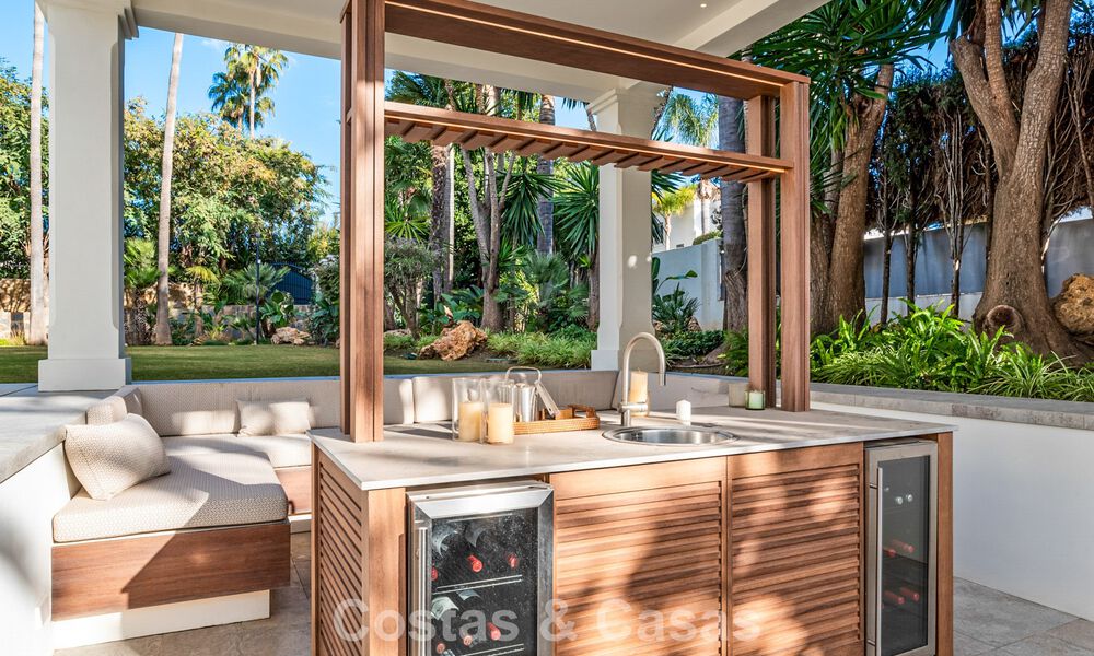 Elegante villa met Franse Provençaalse invloeden te koop in het begeerde Nueva Andalucia, Marbella 801758