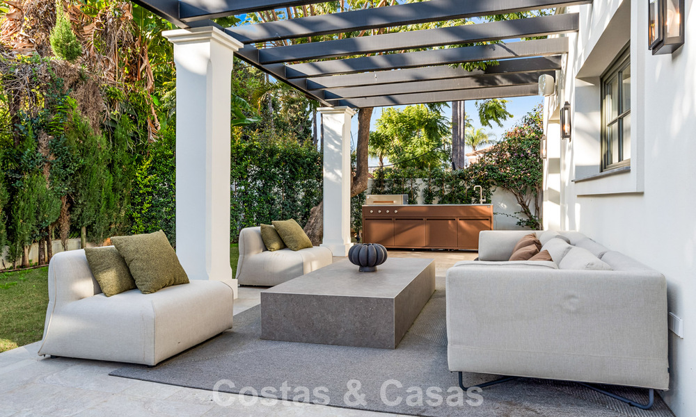 Elegante villa met Franse Provençaalse invloeden te koop in het begeerde Nueva Andalucia, Marbella 801761