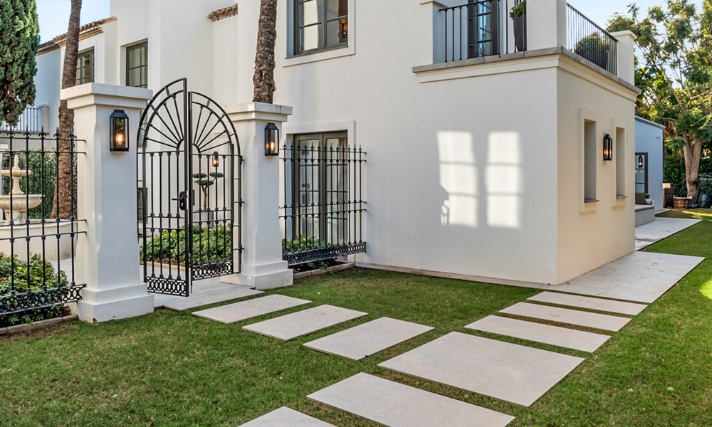 Elegante villa met Franse Provençaalse invloeden te koop in het begeerde Nueva Andalucia, Marbella 801763