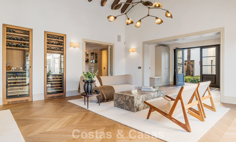 Elegante villa met Franse Provençaalse invloeden te koop in het begeerde Nueva Andalucia, Marbella 801782
