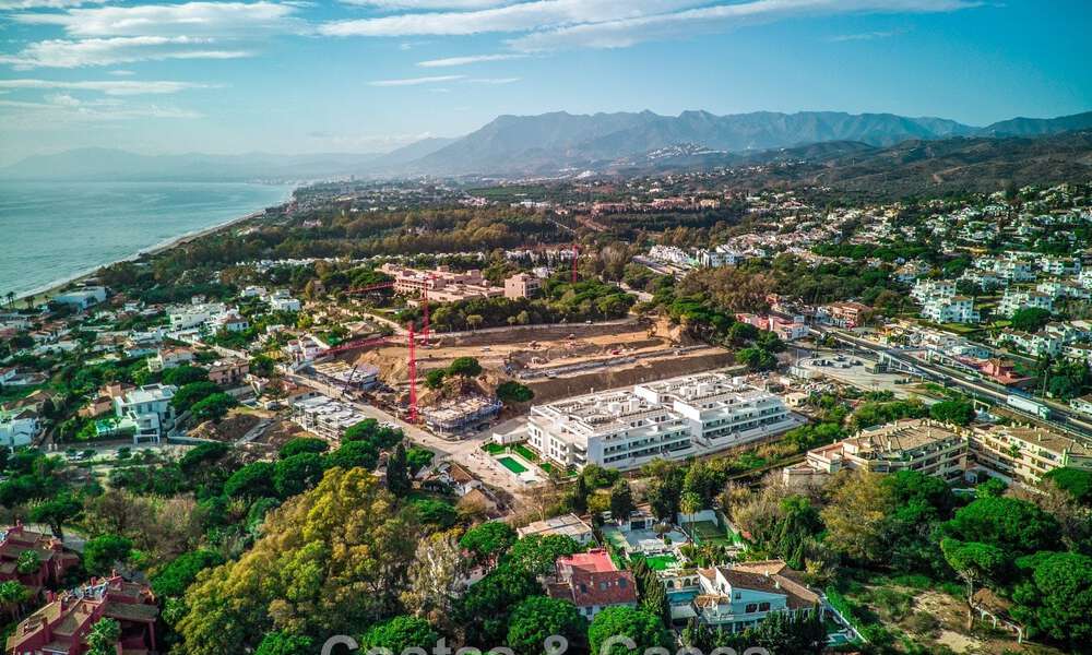 Moderne halfvrijstaande villa te koop op loopafstand van het strand in Elviria, Marbella 801840
