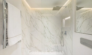 Luxueus tuinappartement met zeezicht te koop in Los Granados, een eerstelijnsstrand complex, in Puerto Banus, Marbella 801898 