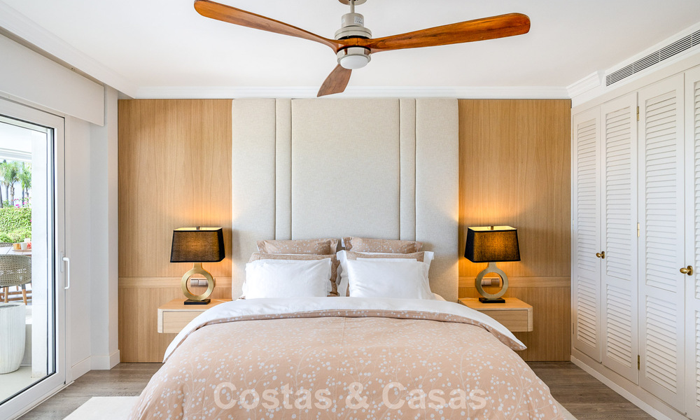 Luxueus tuinappartement met zeezicht te koop in Los Granados, een eerstelijnsstrand complex, in Puerto Banus, Marbella 801906