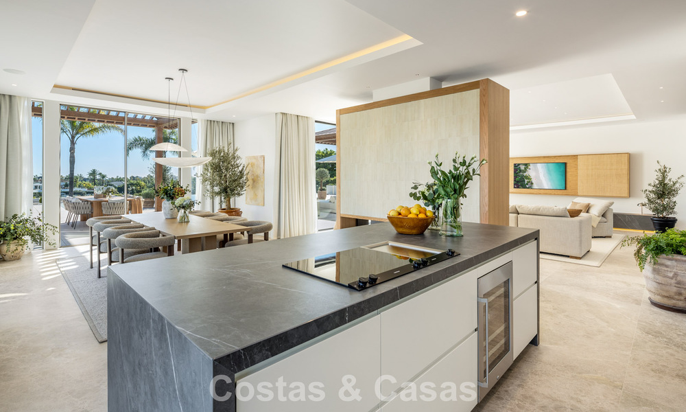 Hedendaagse, mediterrane luxevilla te koop, eerstelijnsgolf in een begeerde golfwijk van Nueva Andalucia, Marbella 801915