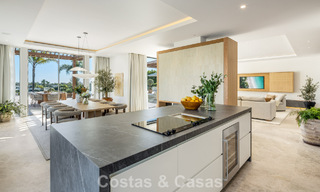 Hedendaagse, mediterrane luxevilla te koop, eerstelijnsgolf in een begeerde golfwijk van Nueva Andalucia, Marbella 801915 