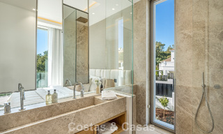 Hedendaagse, mediterrane luxevilla te koop, eerstelijnsgolf in een begeerde golfwijk van Nueva Andalucia, Marbella 801925 