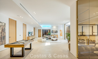 Hedendaagse, mediterrane luxevilla te koop, eerstelijnsgolf in een begeerde golfwijk van Nueva Andalucia, Marbella 801926 