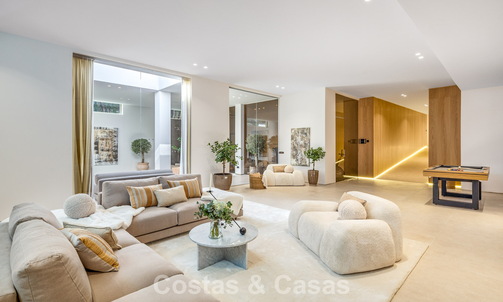 Hedendaagse, mediterrane luxevilla te koop, eerstelijnsgolf in een begeerde golfwijk van Nueva Andalucia, Marbella 801928
