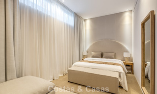 Hedendaagse, mediterrane luxevilla te koop, eerstelijnsgolf in een begeerde golfwijk van Nueva Andalucia, Marbella 801930 
