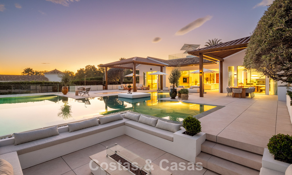 Hedendaagse, mediterrane luxevilla te koop, eerstelijnsgolf in een begeerde golfwijk van Nueva Andalucia, Marbella 801937