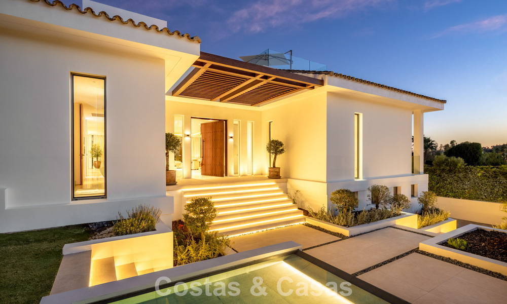 Hedendaagse, mediterrane luxevilla te koop, eerstelijnsgolf in een begeerde golfwijk van Nueva Andalucia, Marbella 801938