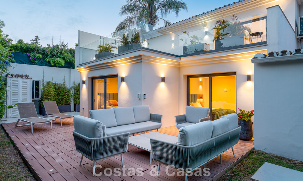Moderne luxevilla met verwarmd zwembad te koop in La Brisas, Nueva Andalucia, Marbella 801945
