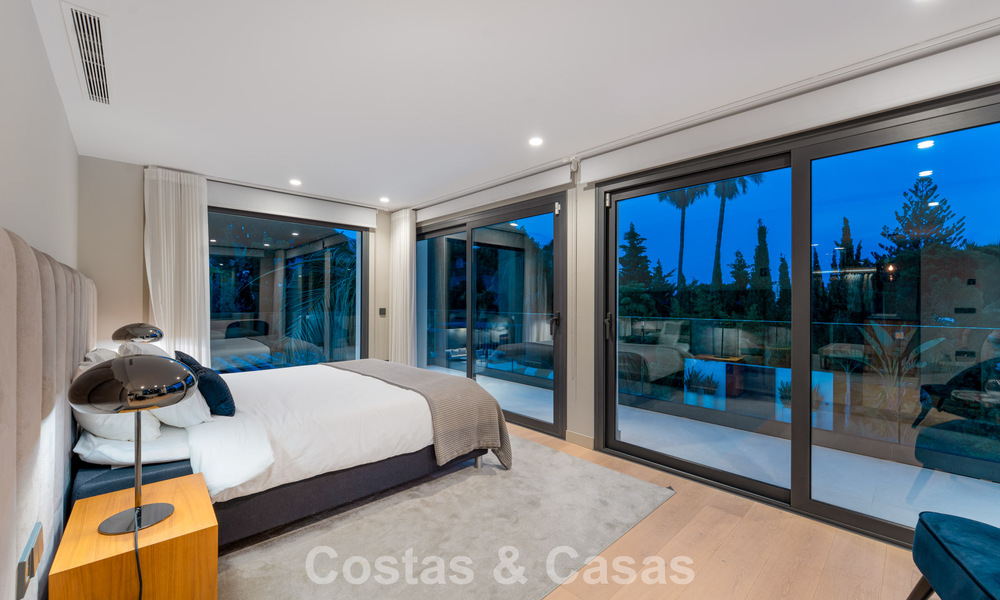 Moderne luxevilla met verwarmd zwembad te koop in La Brisas, Nueva Andalucia, Marbella 801951